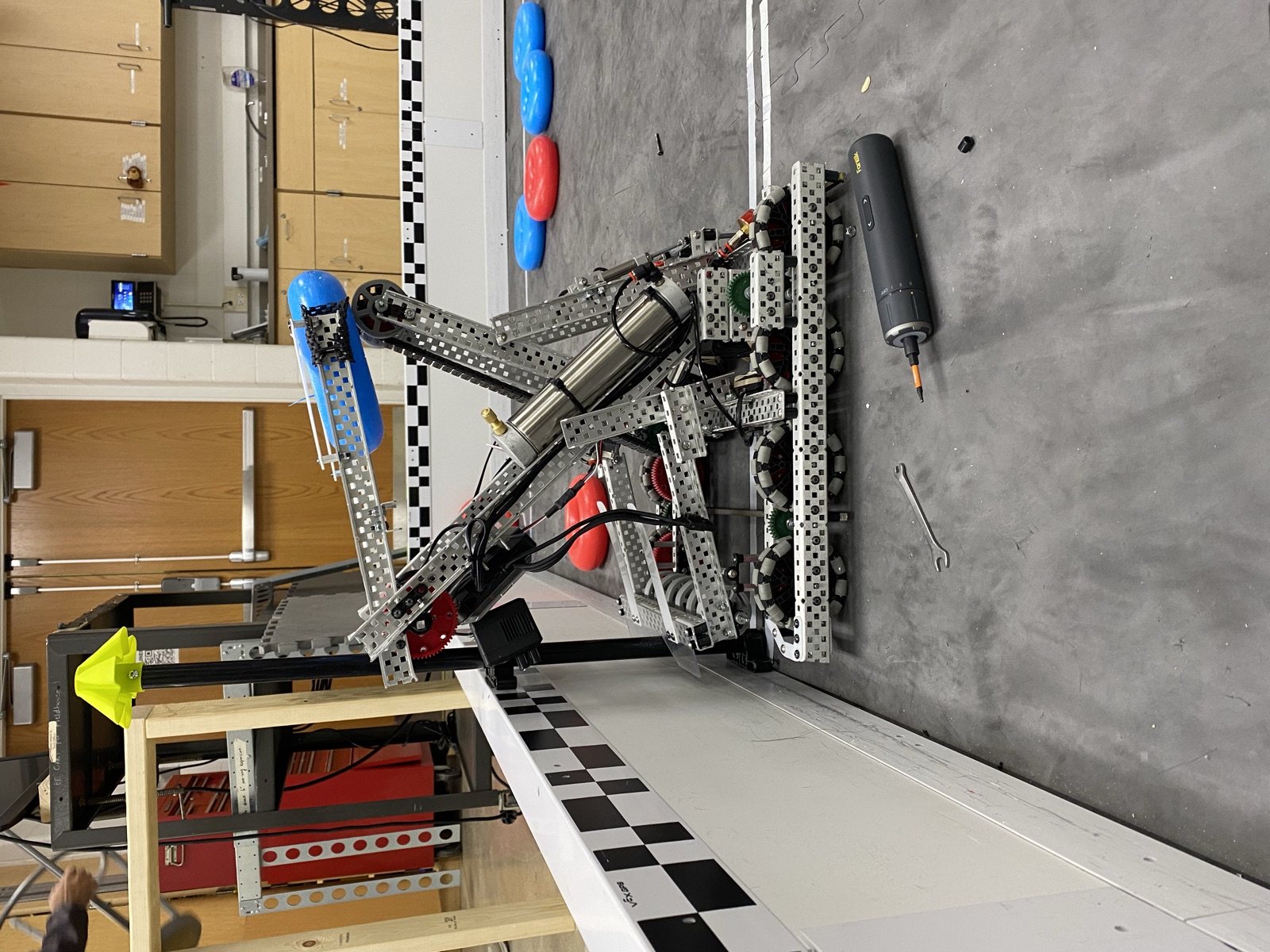 Side view of the wall stake arm and linkage