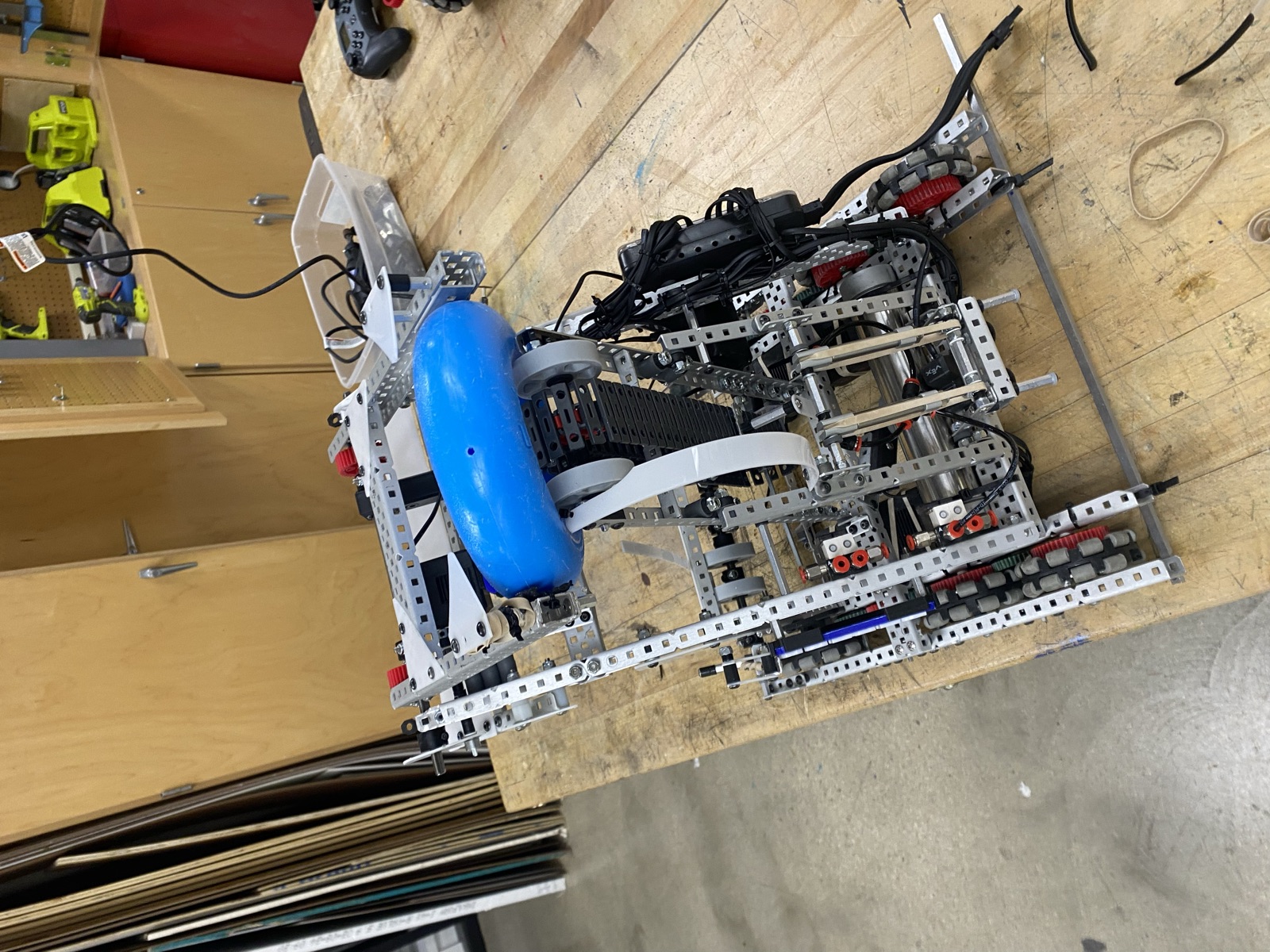 Side view of the state robot with drivetrain and mobile goal